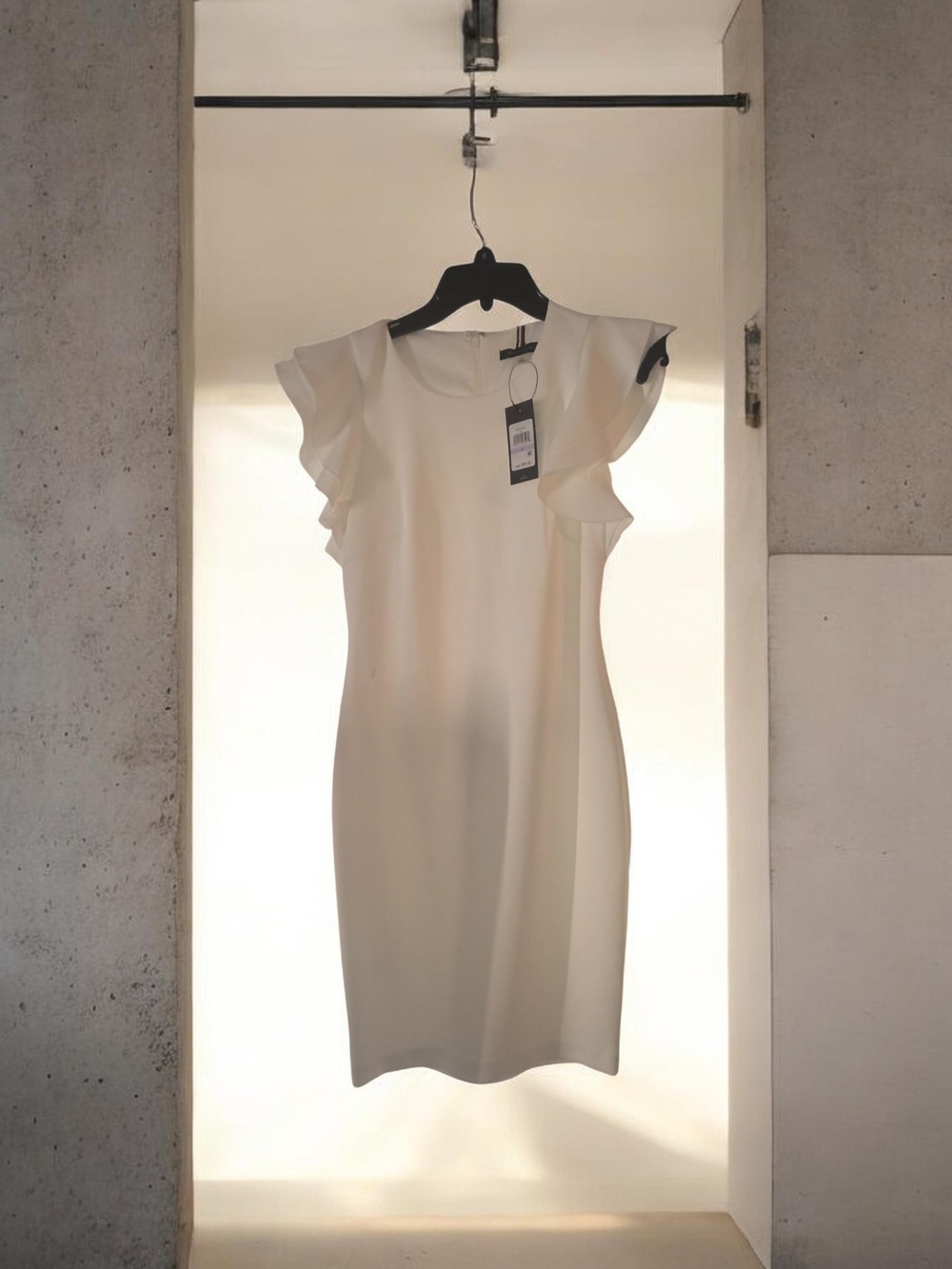 Elegant Tommy Hilfiger White Ruffle-Sleeve Sheath Dress Size 4